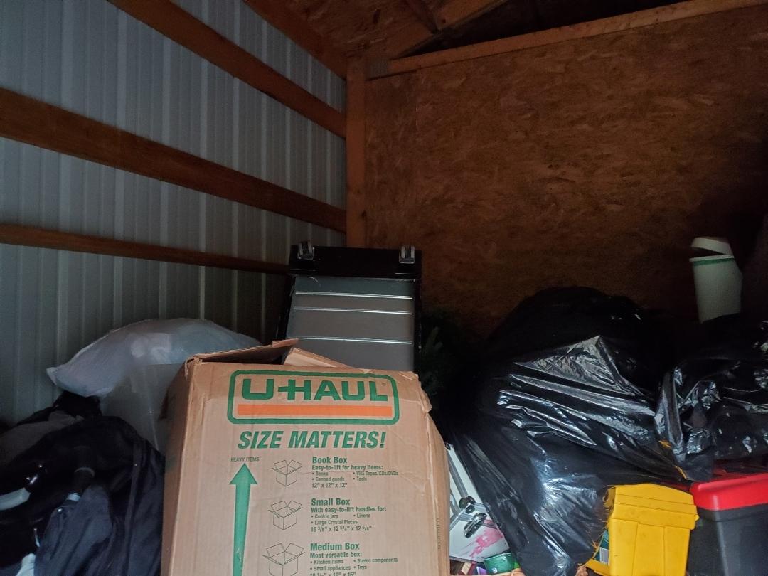 Storage Unit Auction in Hubbard, OH at Dove Storage Hubbard ends on